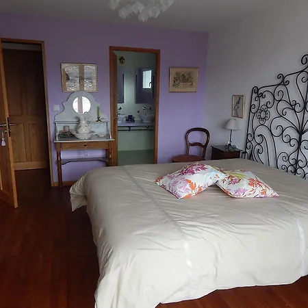 D'hotes L'armanciere Bed and breakfast